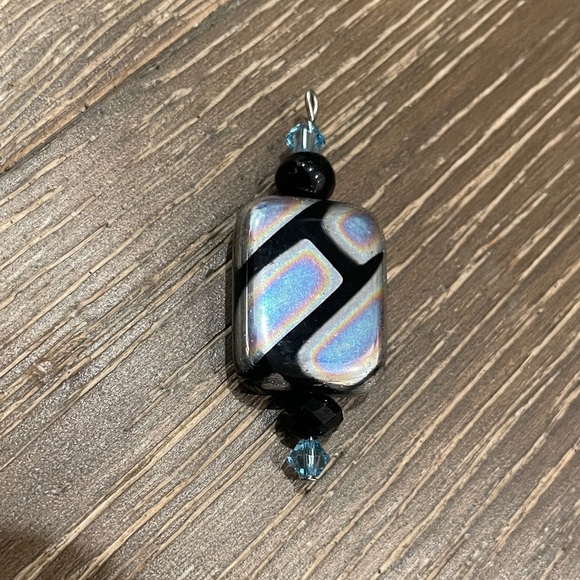 Jewelry - Iridescent Black and Blue Geometric pendant